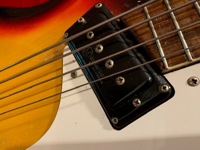 Mosrite Bass 66 / Ventures Model w/ Hard Case-Pre-Owned