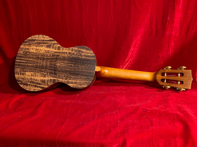 Mahalo MASKA-U Artist Elite Koa Concert Ukulele w/ Bag