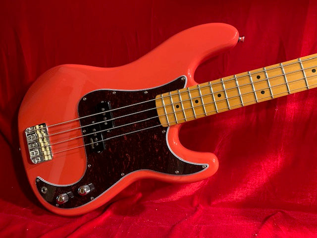 Vintage V4MFR Bass / Reissued V4 Firenza Red